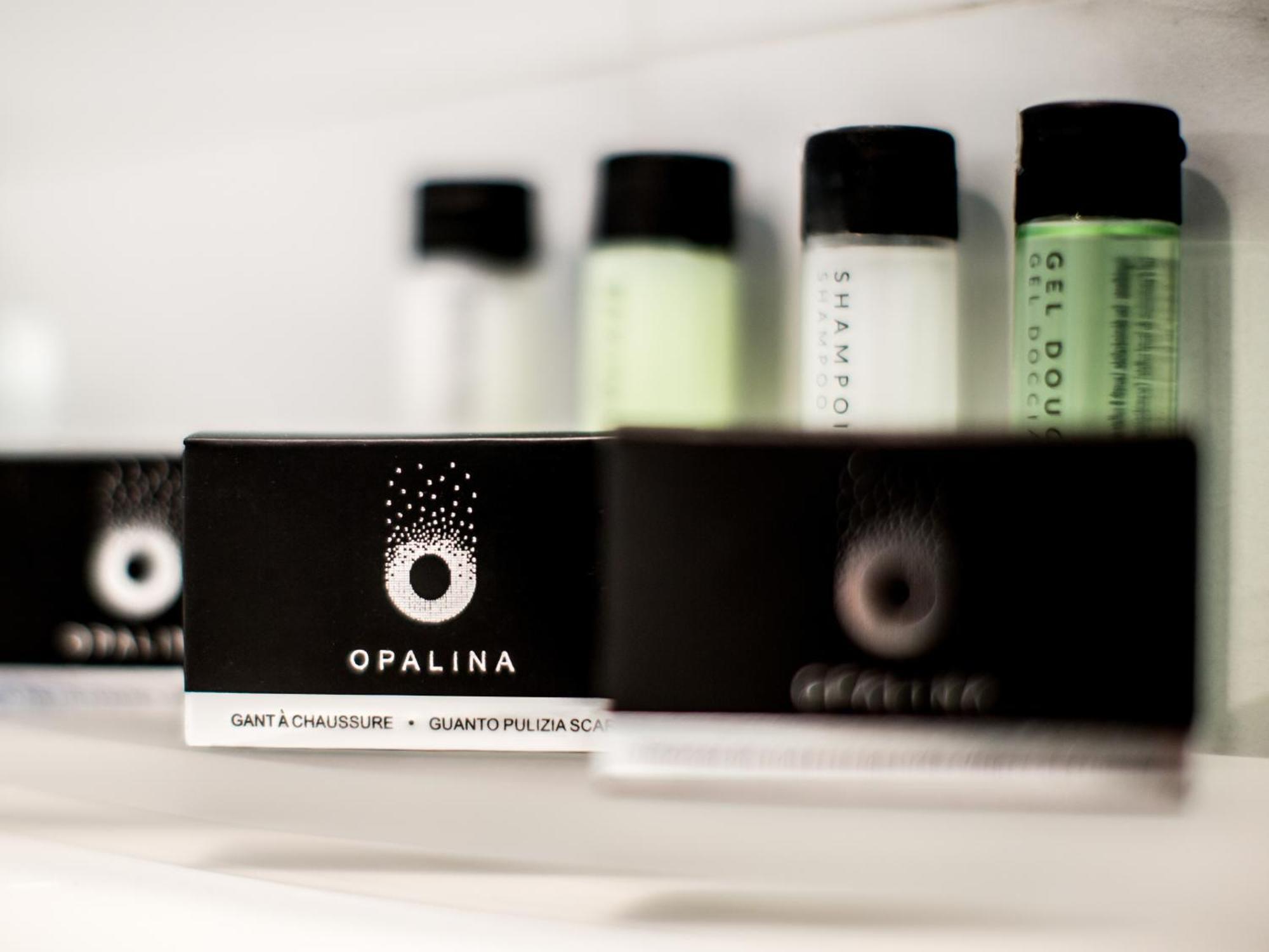 Otl Gouverneur Chicoutimi Εξωτερικό φωτογραφία Opalina products